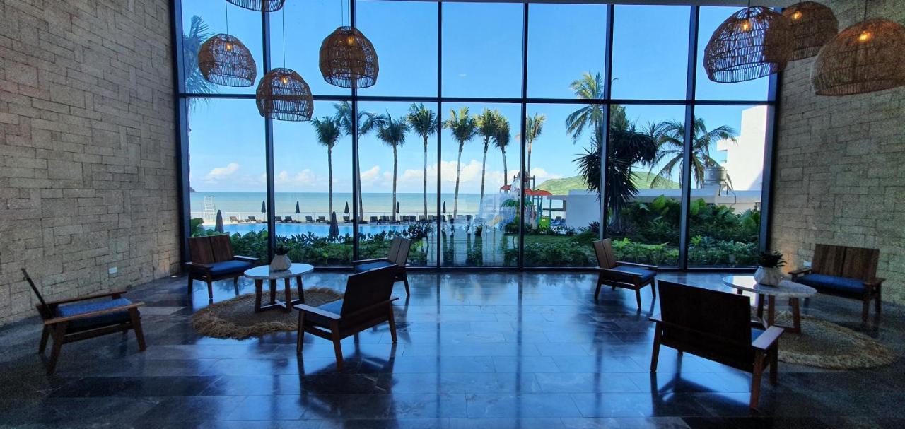 Viaggio Resort Mazatlan Exterior photo View of the beach from the lobby